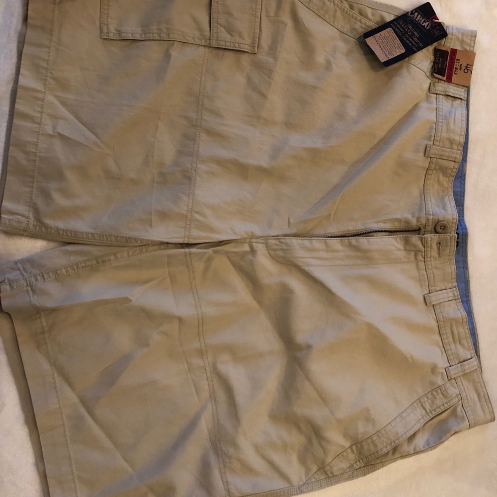 Roundtree and York cargo ,khaki flat front shorts
